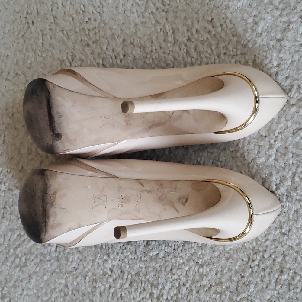 Louis Vutton Patent Leather Pumps - Picture 2 of 5